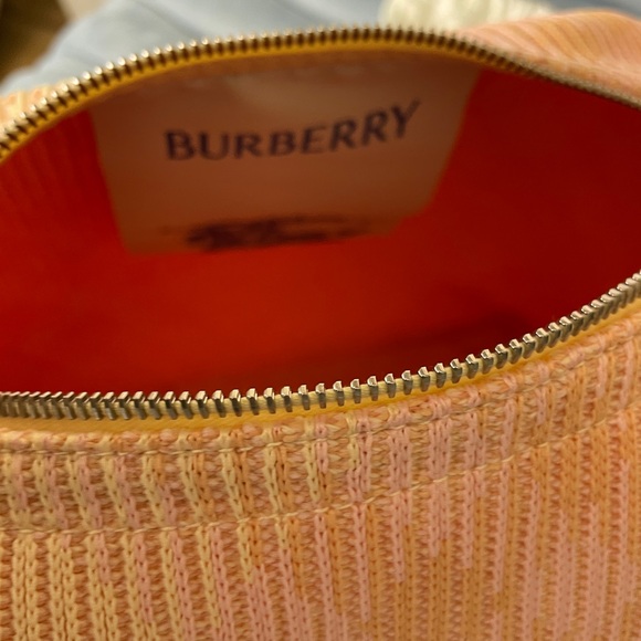 Burberry Medium Peggy Checked Duffle Tote Bag - Picture 10 of 14